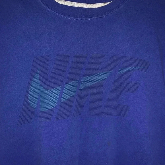 Nike Tee - Picture 2 of 5